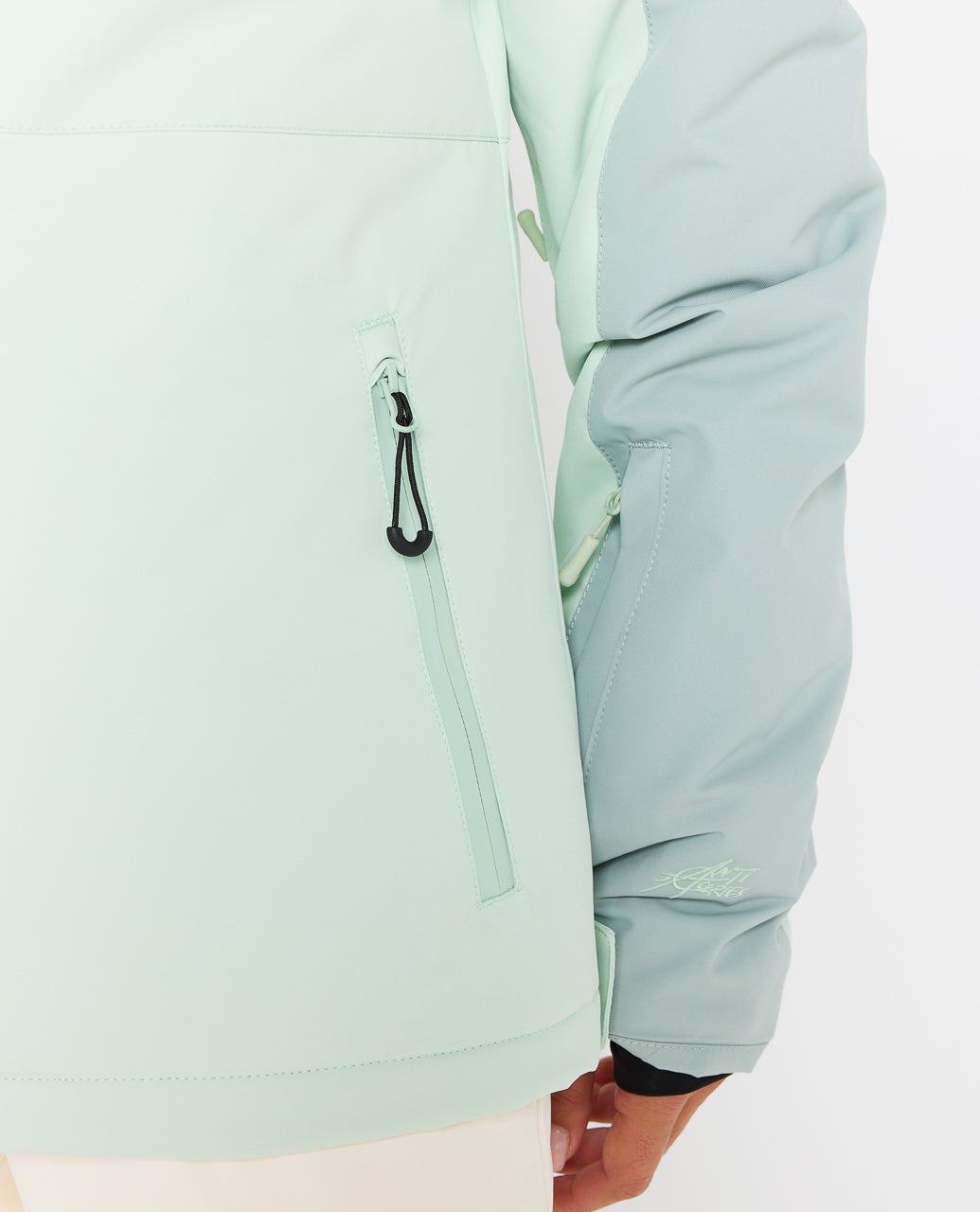 00FWOU_2383_7_1759107139000