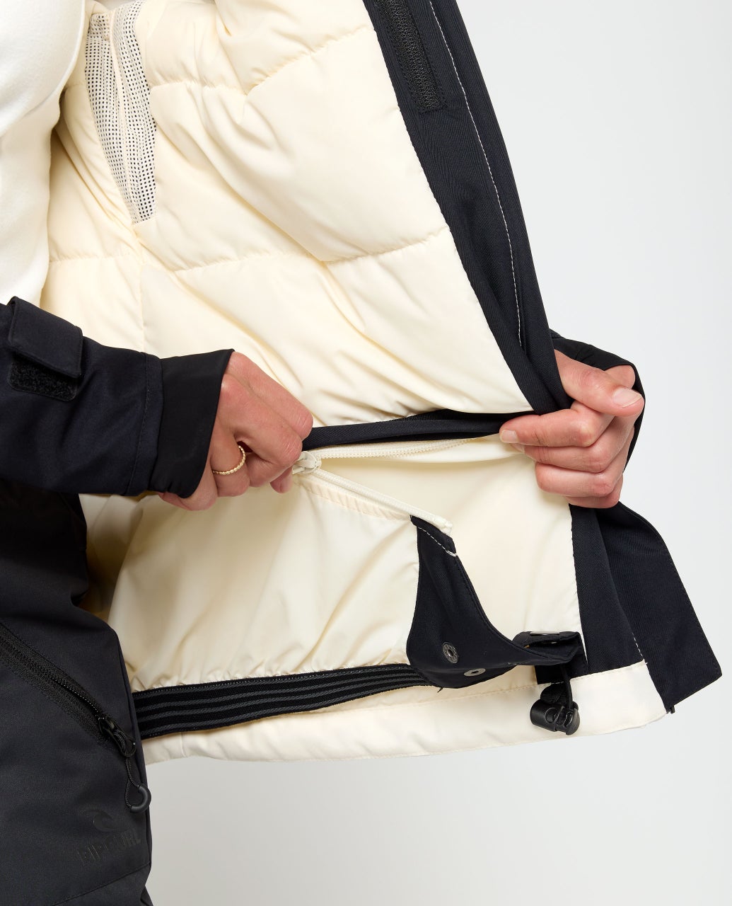 00IWOU_0090_11_1759107512000