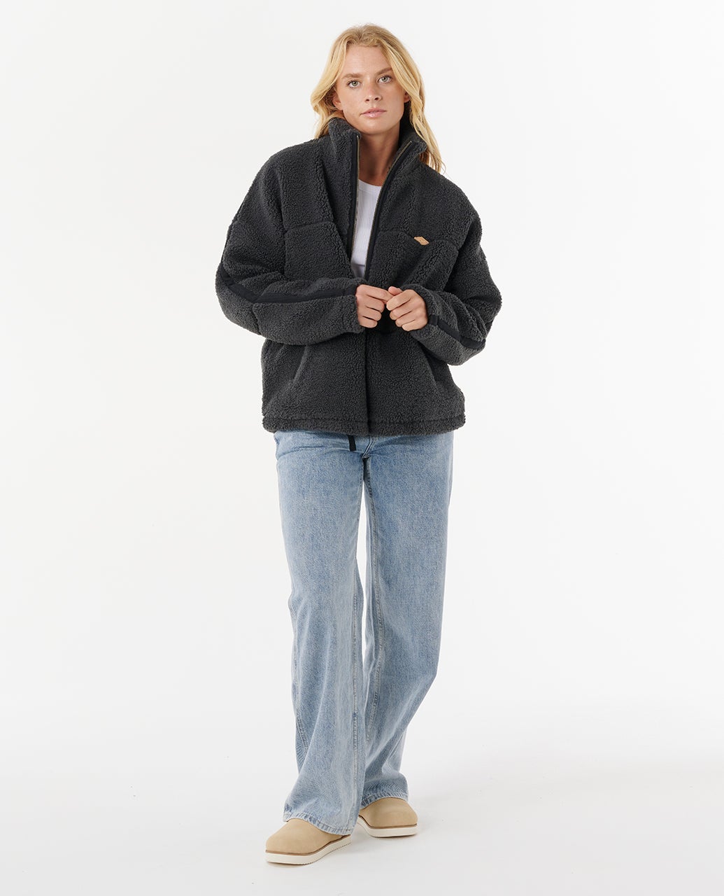 02VWJA_8264_4_1759115011000