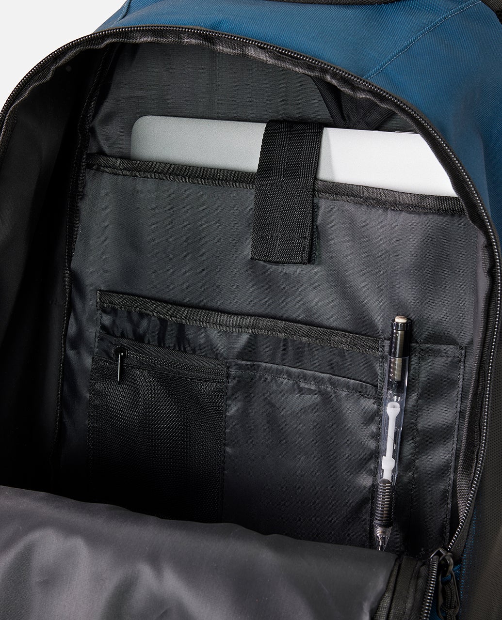 17AMBA_8598_5_1759140568000