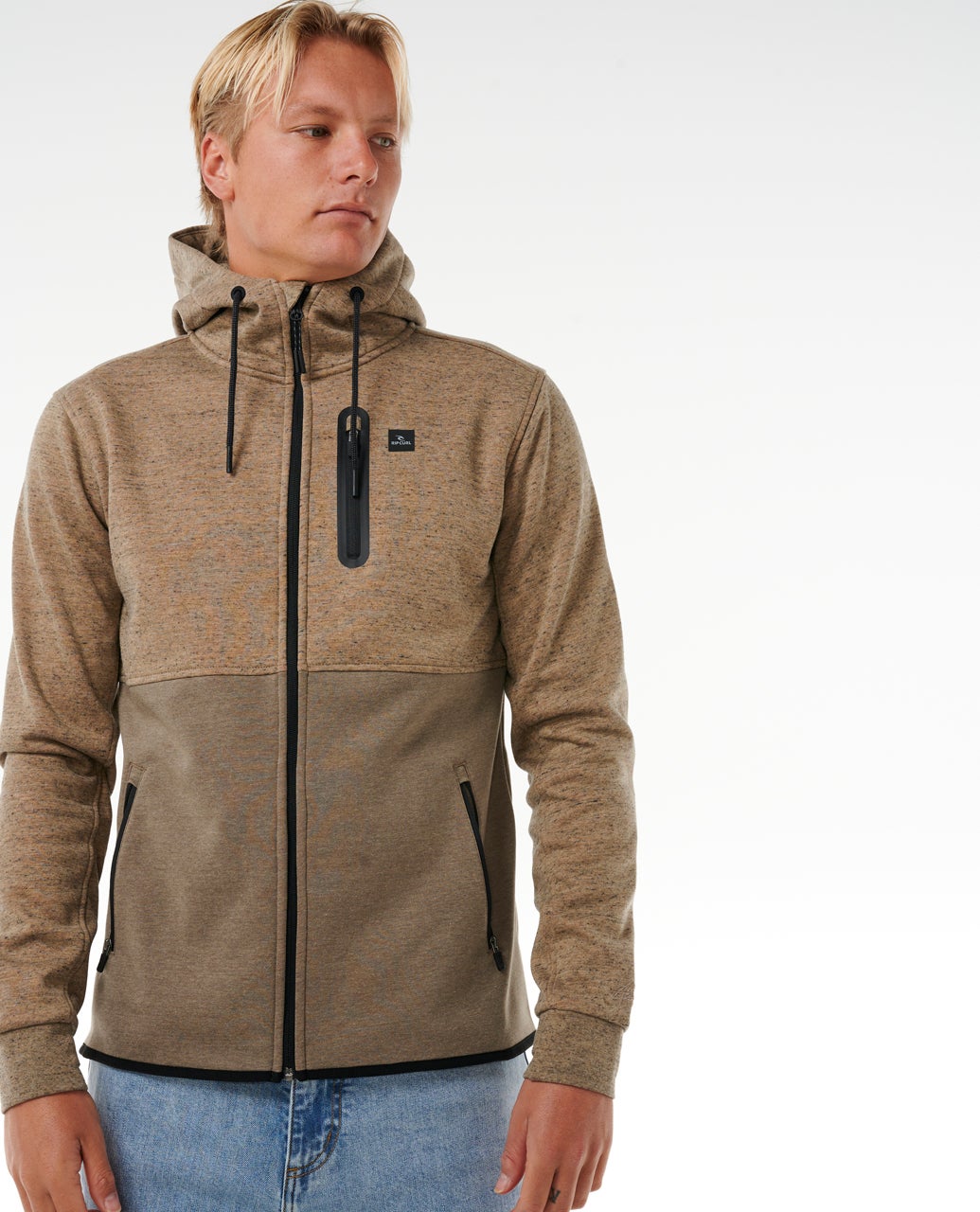 CFEDB9_2137_6_1759151873000