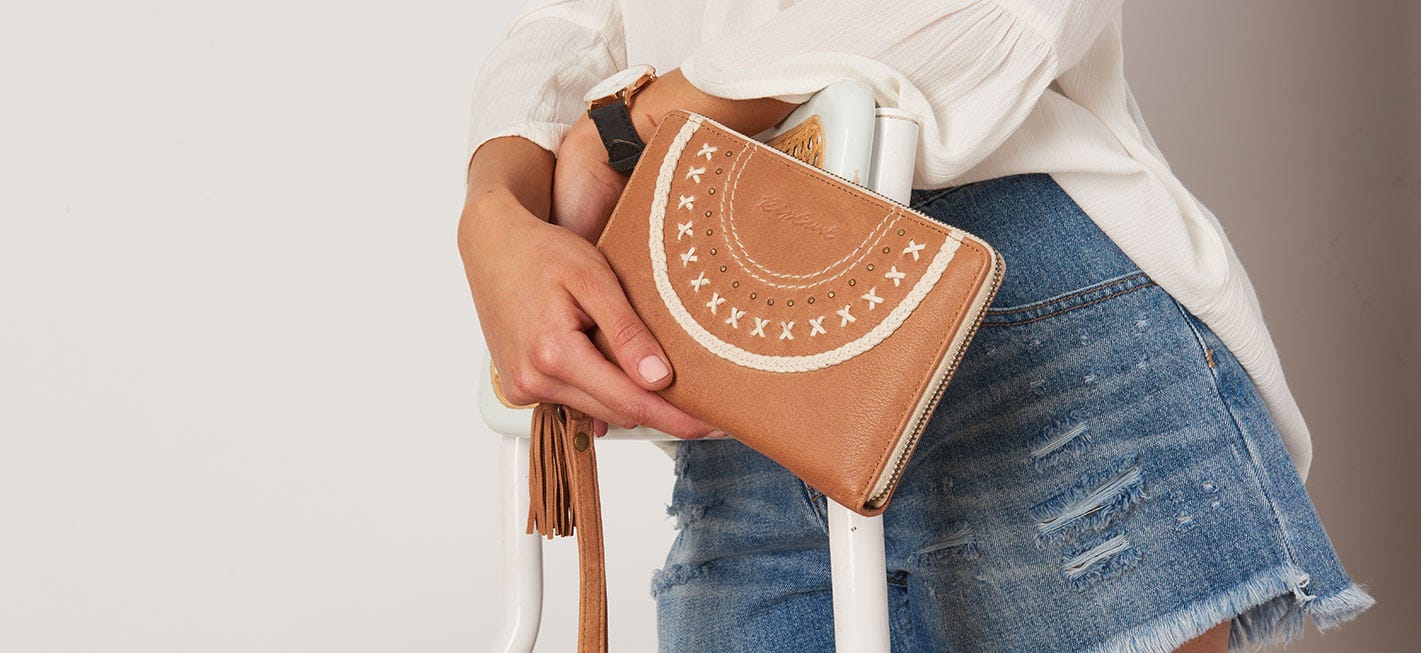 purses and wallets