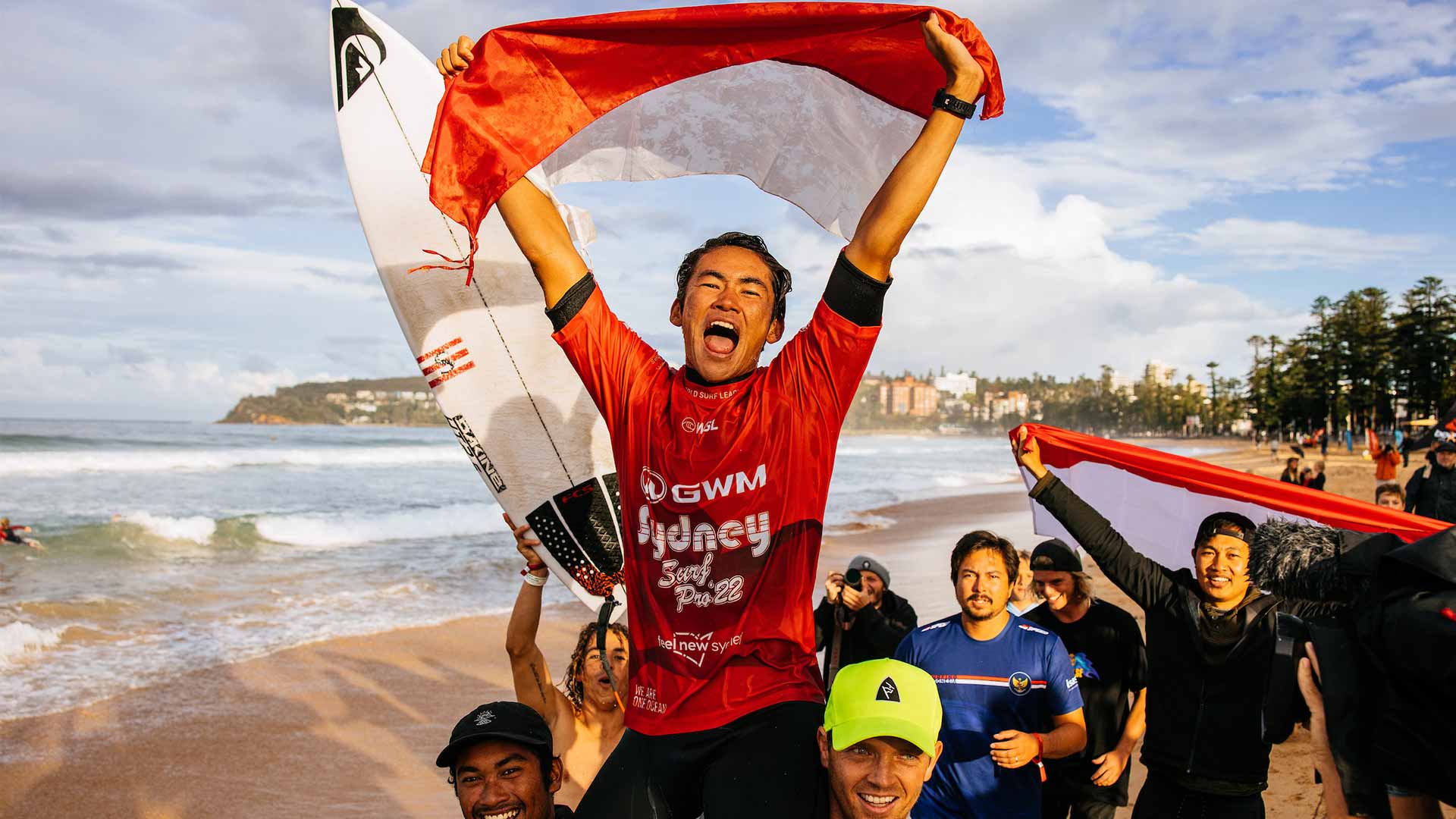 Rio Waida getting chaired up the beach after his Challenger Series win.