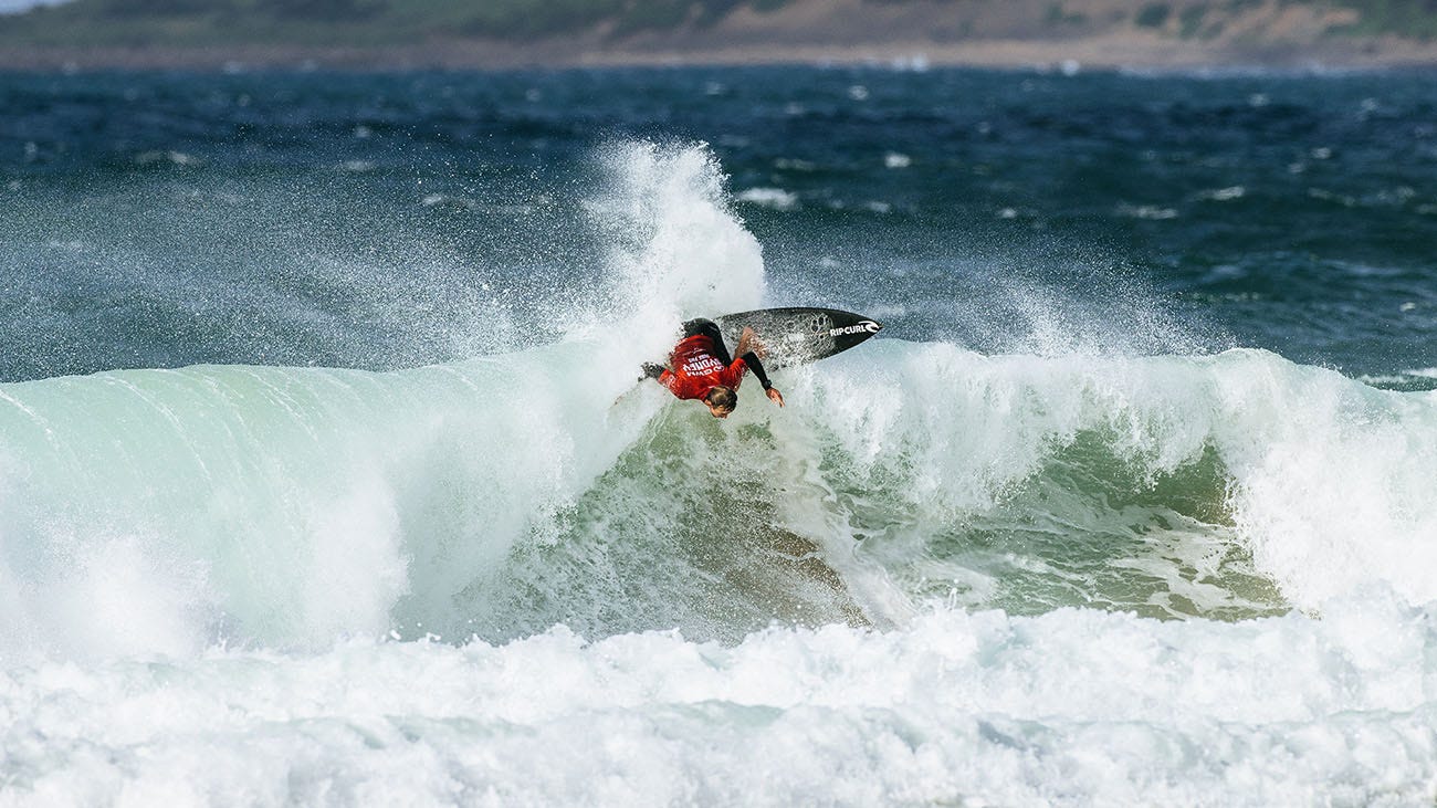 George Pittar surfing his winning heat.