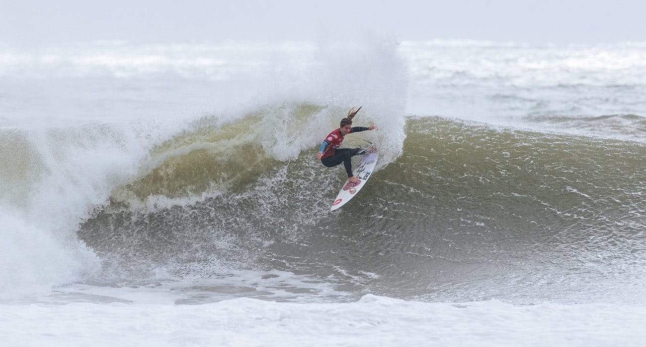 Caroline Marks surfing in her winning heat