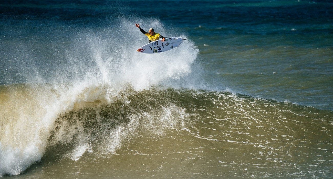 Italo Ferreira surfing in his finals heat