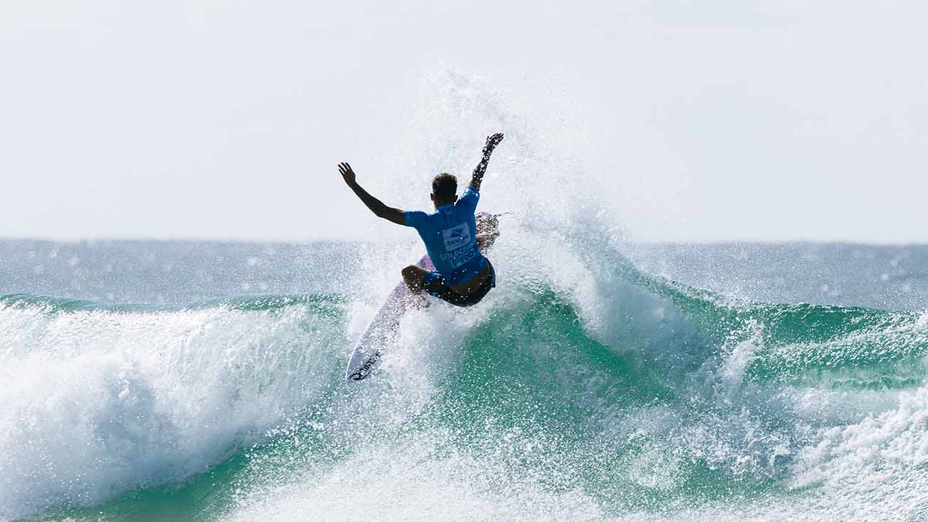 Sammy Pupo surfing in his winning heat at the Gold Coast Challenger Series