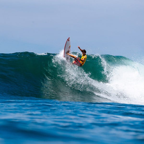 Griffin Colapinto surfing in El Salvador