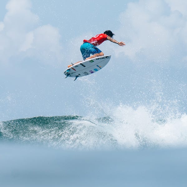 Gabriel Medina surfing in El Salvador