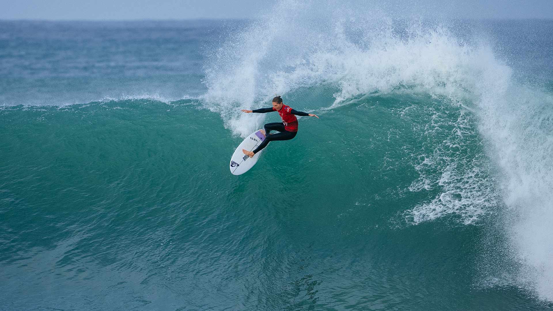 Stephanie Gilmore surfing in her heat