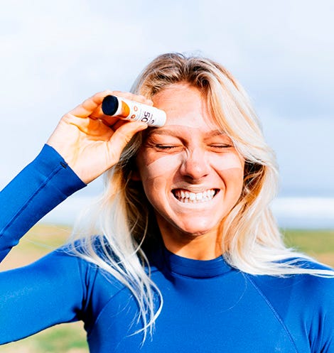 Molly Picklum getting barrelled at URBNSurf